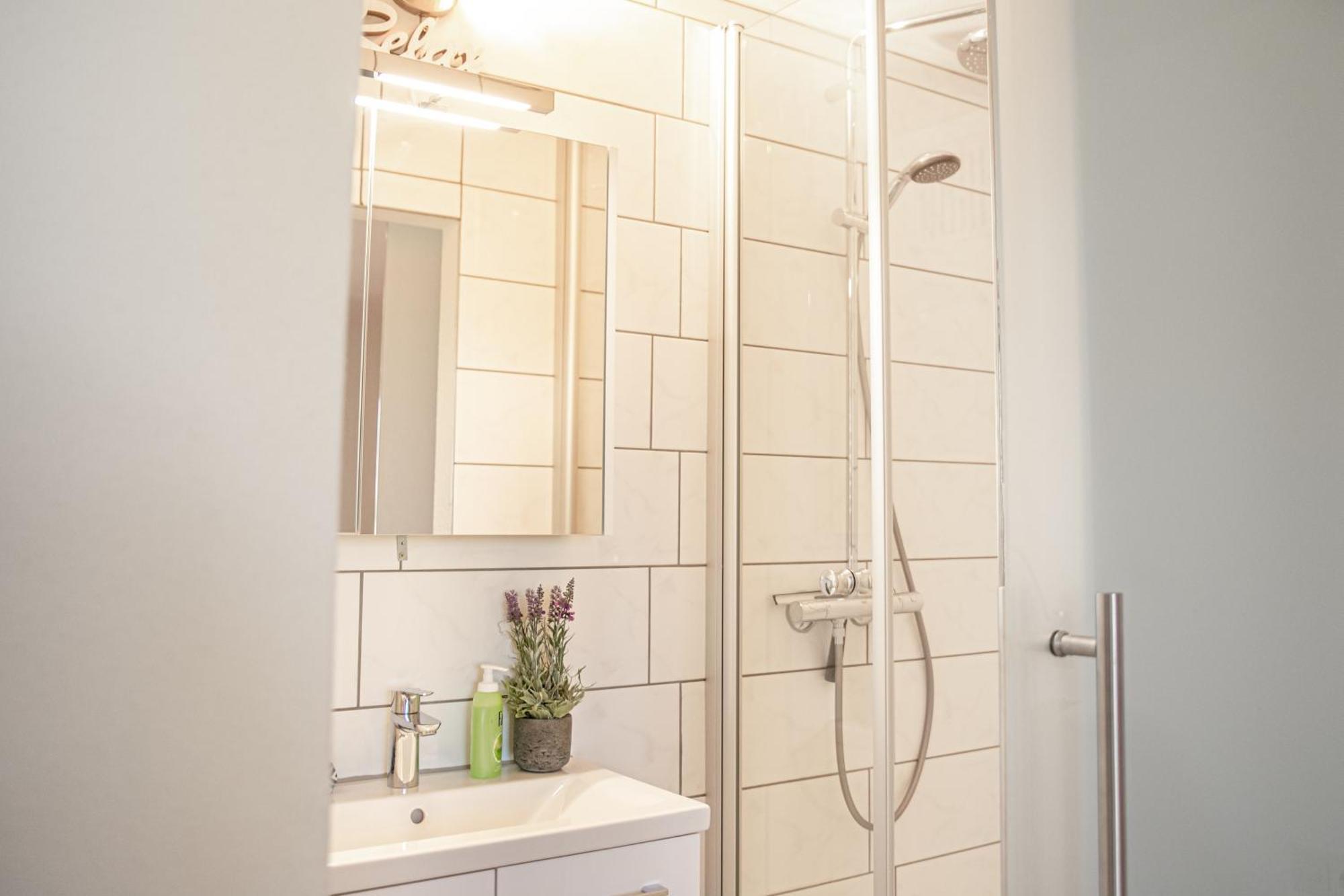 Lakeside Apartment - Seeufer Apartment Аленсбах Екстериор снимка